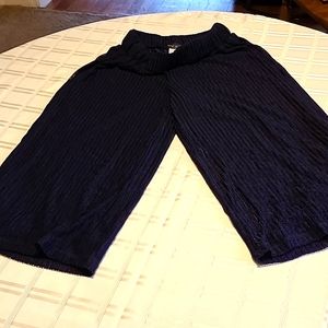 Simply styled womens capris